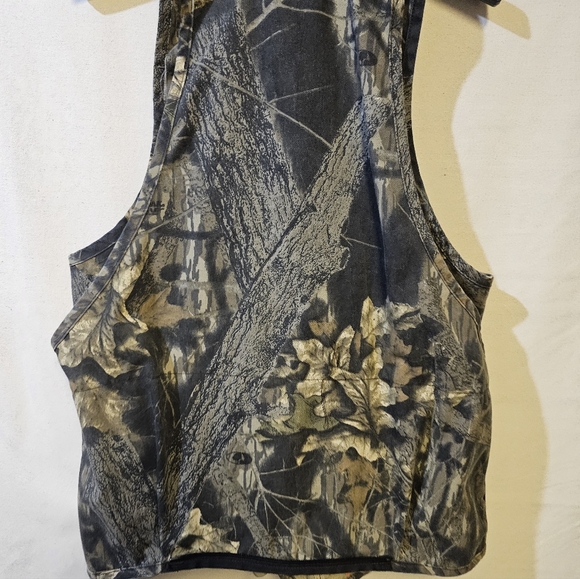 Mossey Oak Camouflage Hunting Vest with Black Straps - Picture 6 of 6